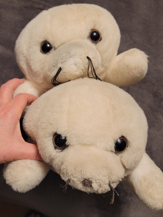 Tupperware Other - 1980s Tupperware "Tuppy the Seal" Exclusive. Set Of 2